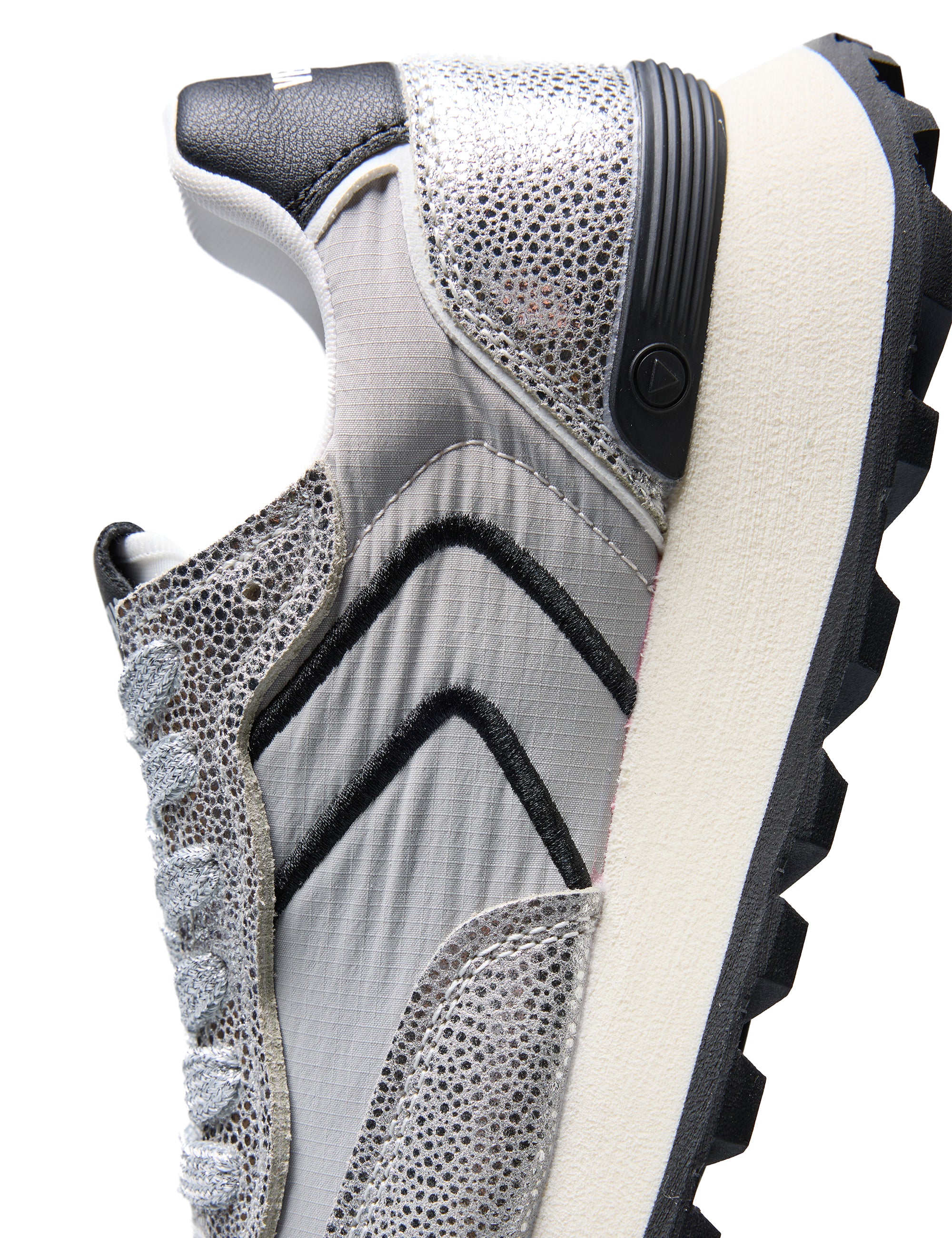 Sneakers Clodette Brile Plata - Image 3